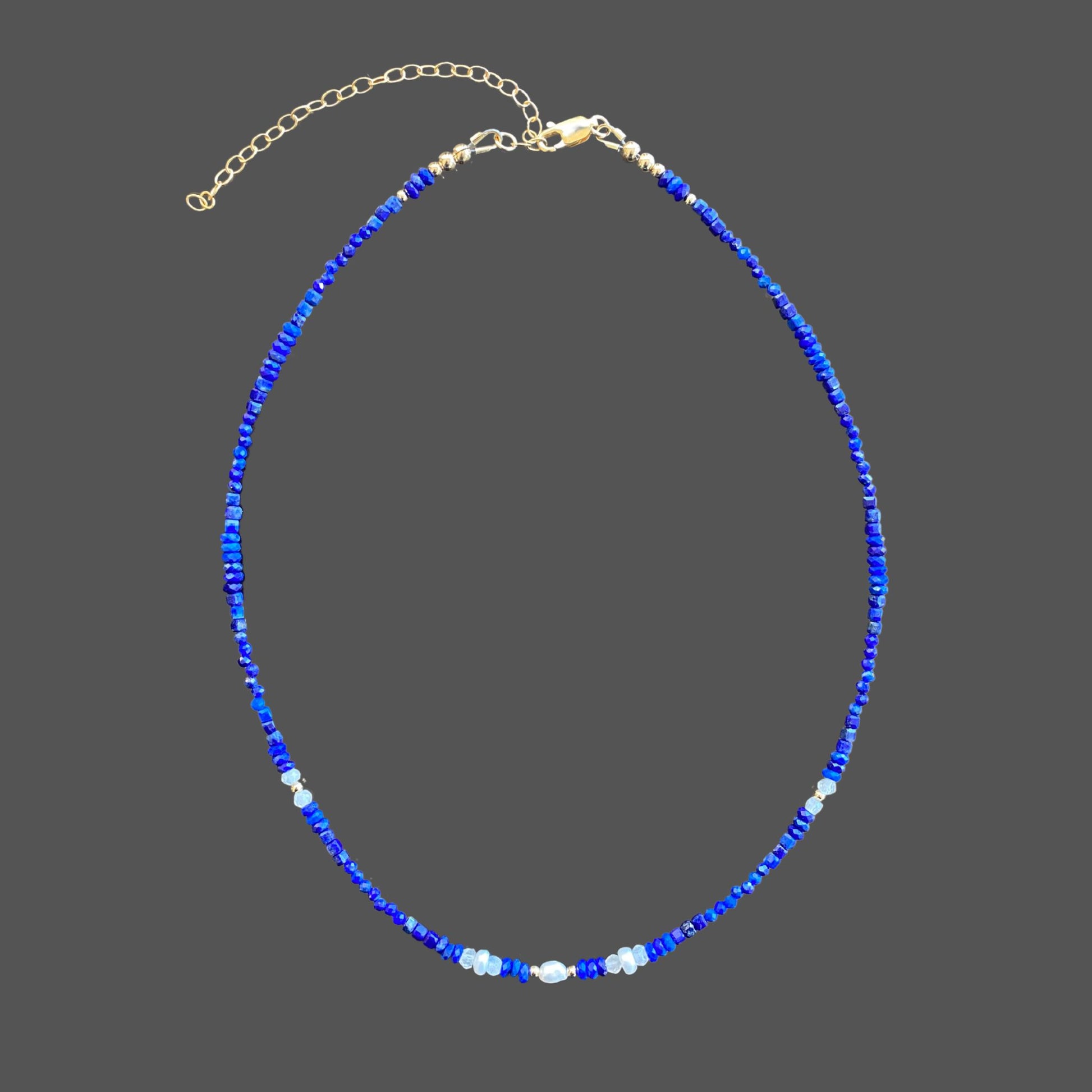 Beaded pearl necklace with lapis lazuli and moonstone.